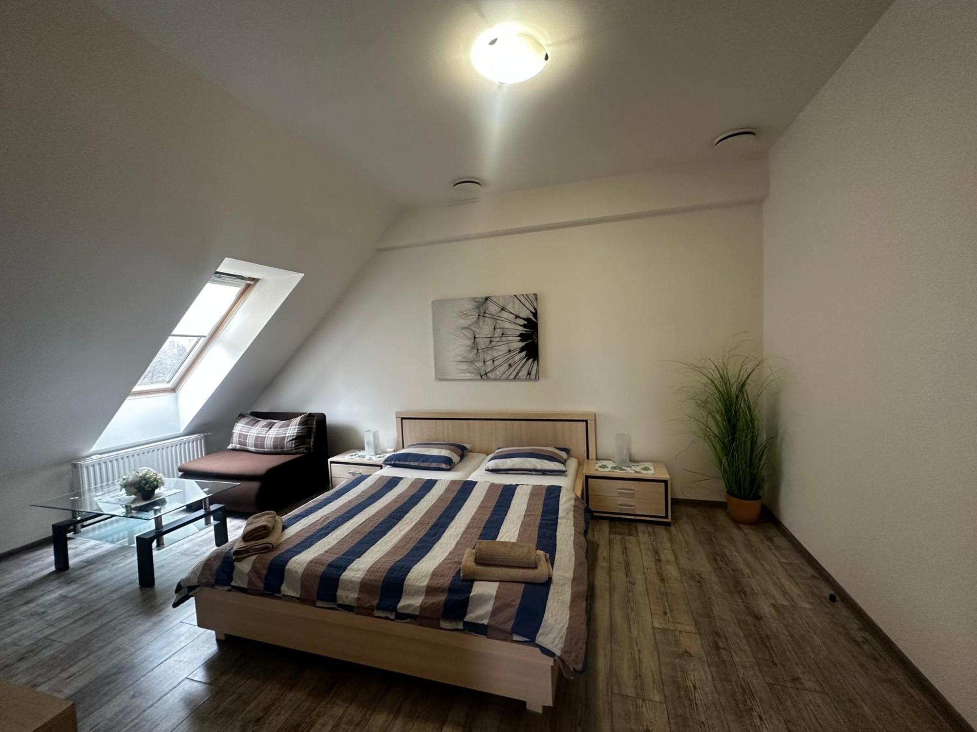 Penzion-Hutira Relax Club Handlova Экстерьер фото